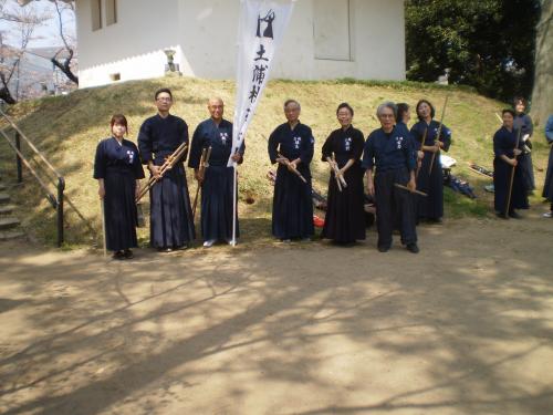 土浦・さくら祭りで、杖道演武