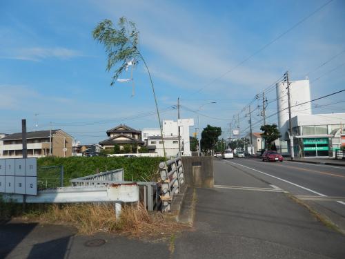祭礼に向けて注連縄張りおよび通行注意看板を設置しました